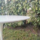 Eero Saarinen tulip table for Knoll