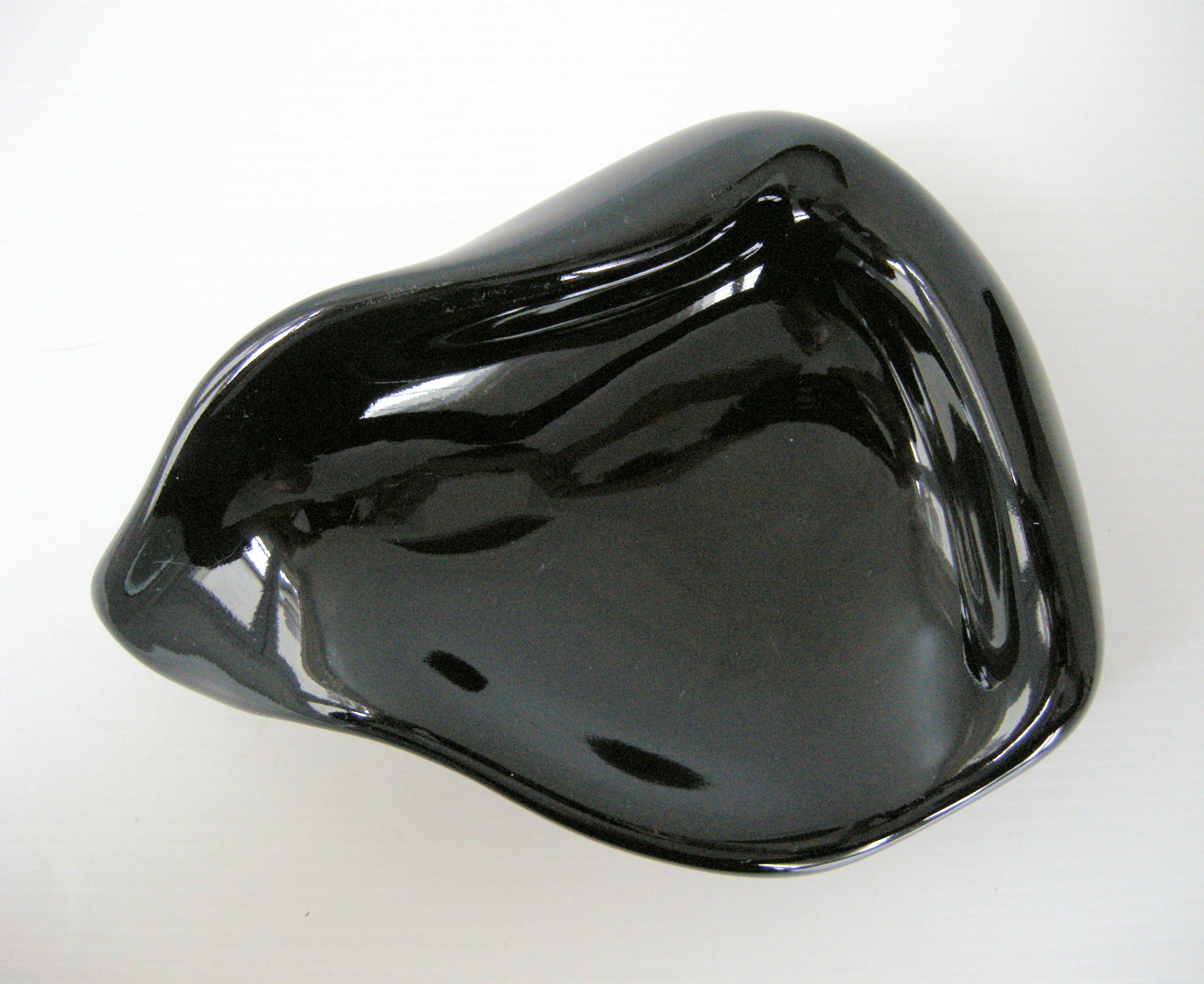 Vintage ashtray 1950 free-form ceramic