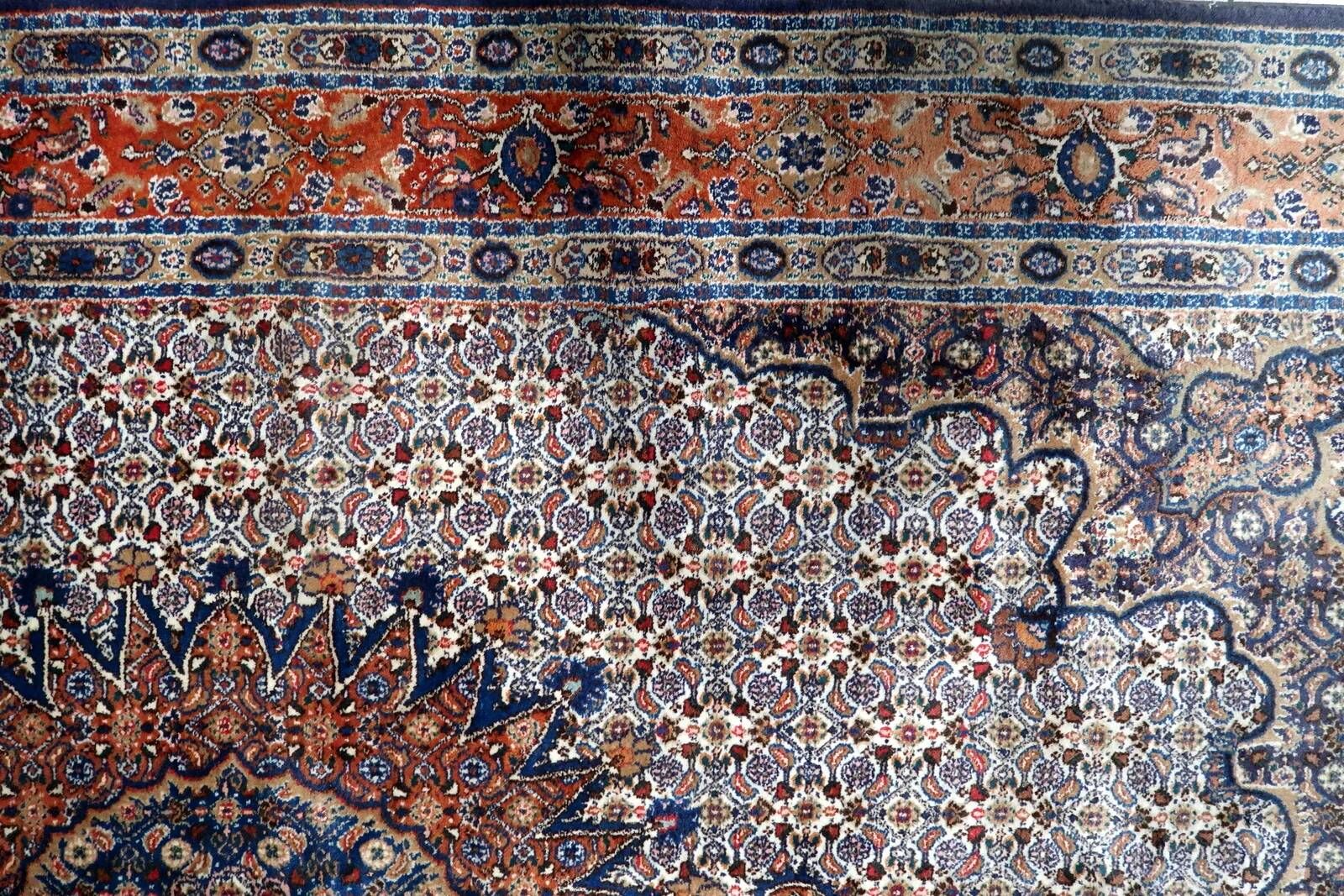 1940s handmade wool medallion rug, ivory and navy, 212 × 312 cm