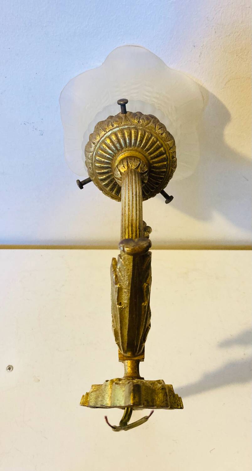 St Louis XVI wall light in solid gilded bronze + fluted glass shade