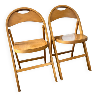 Set of chairs