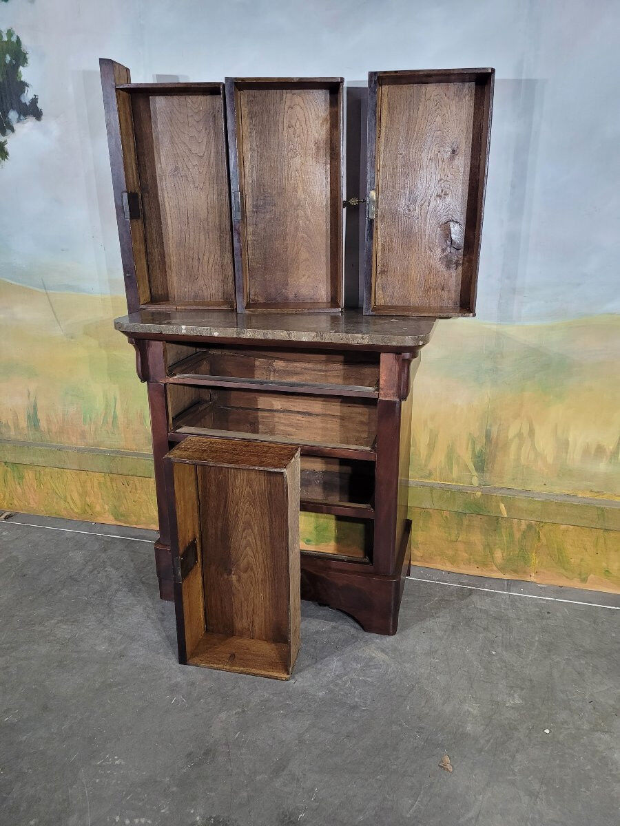 Small mahogany Louis Philippe chest of drawers