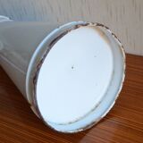 White enamelled broc with red liseret