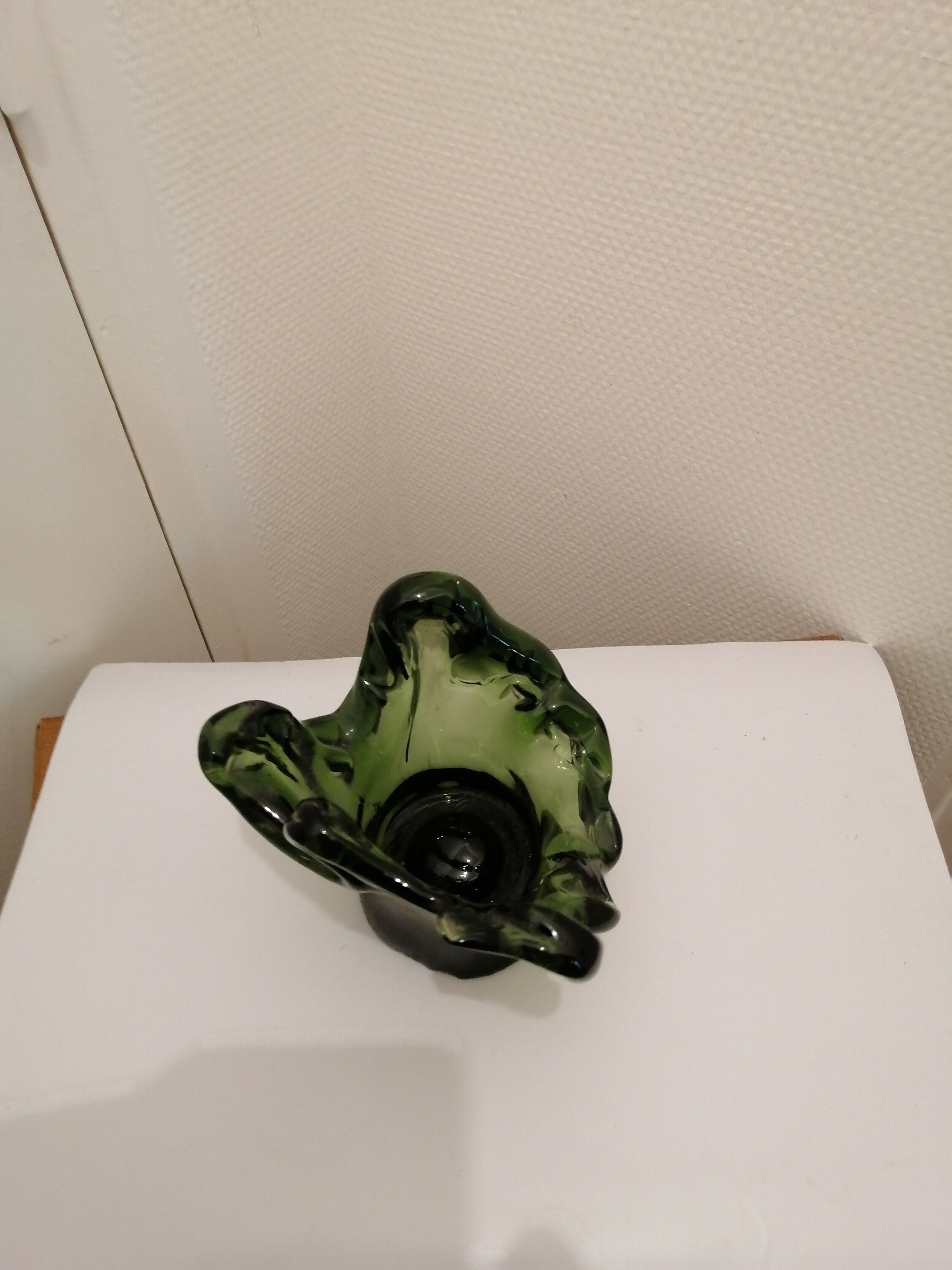 Vase mouchoir en verre soufflé