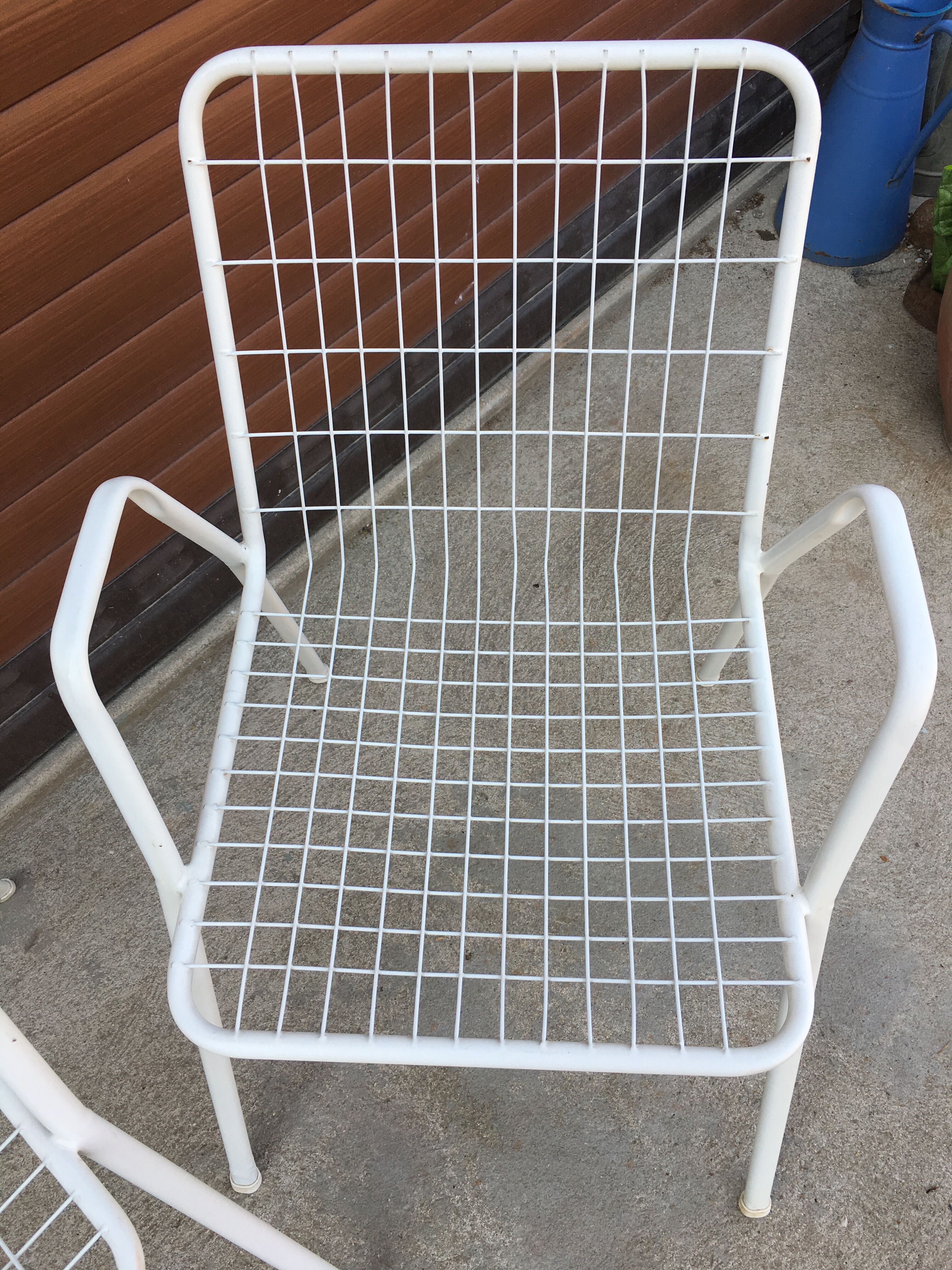Suite de 3 fauteuils en  métal de couleur blanc EMU modèle RIO