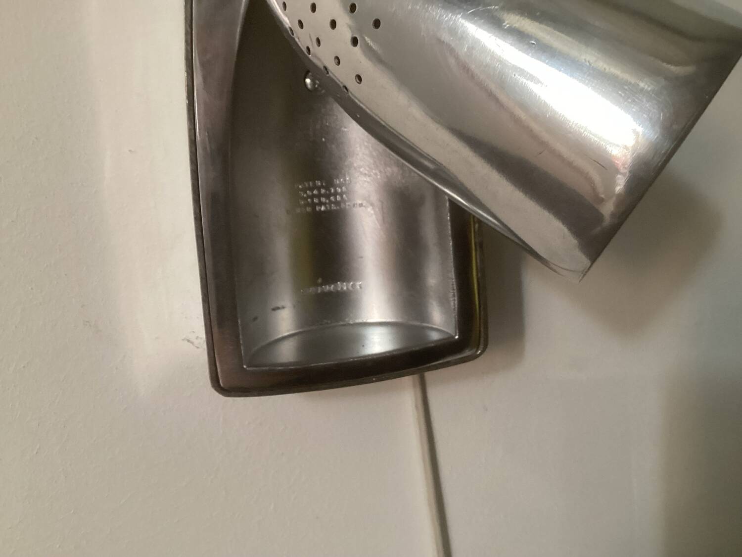 2 appliques murales industrielles aluminium design 1960