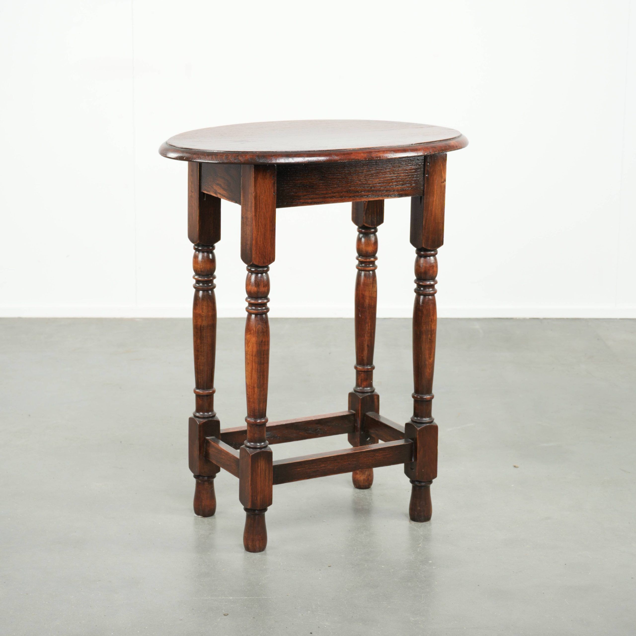 Table d'appoint ovale en chêne anglais antique du début du 20e siècle