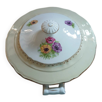 Antique soup tureen L'Amandinoise