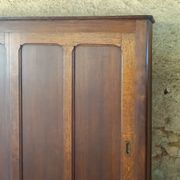 Armoire parisienne