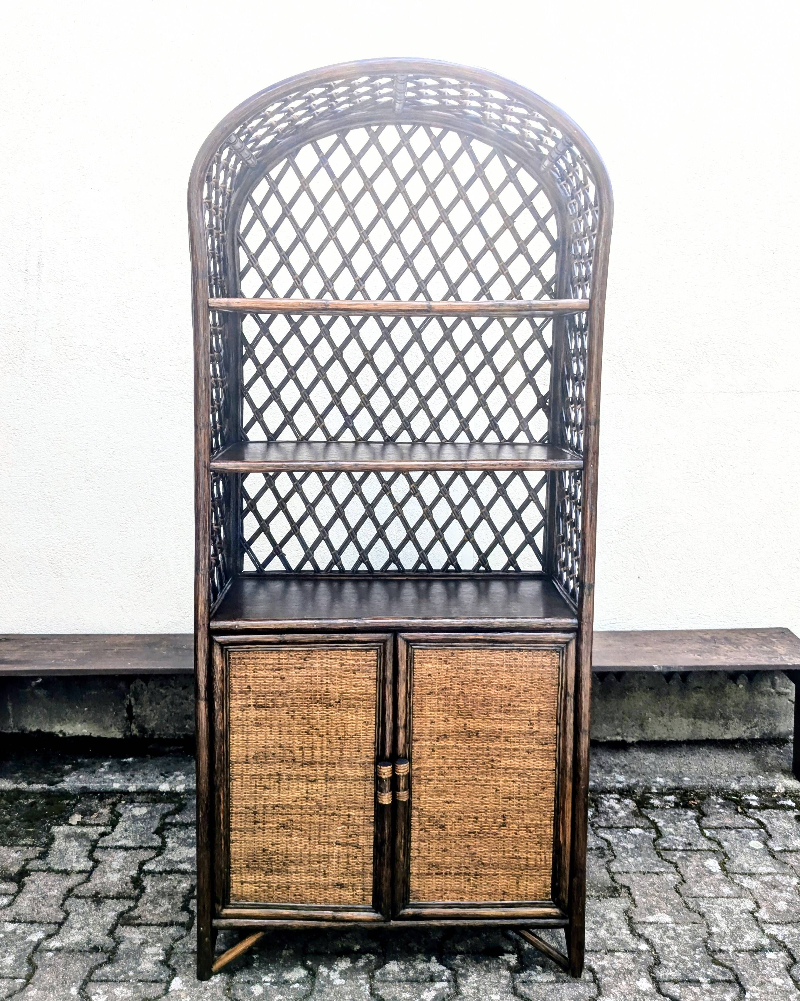 Library / Rattan shelf