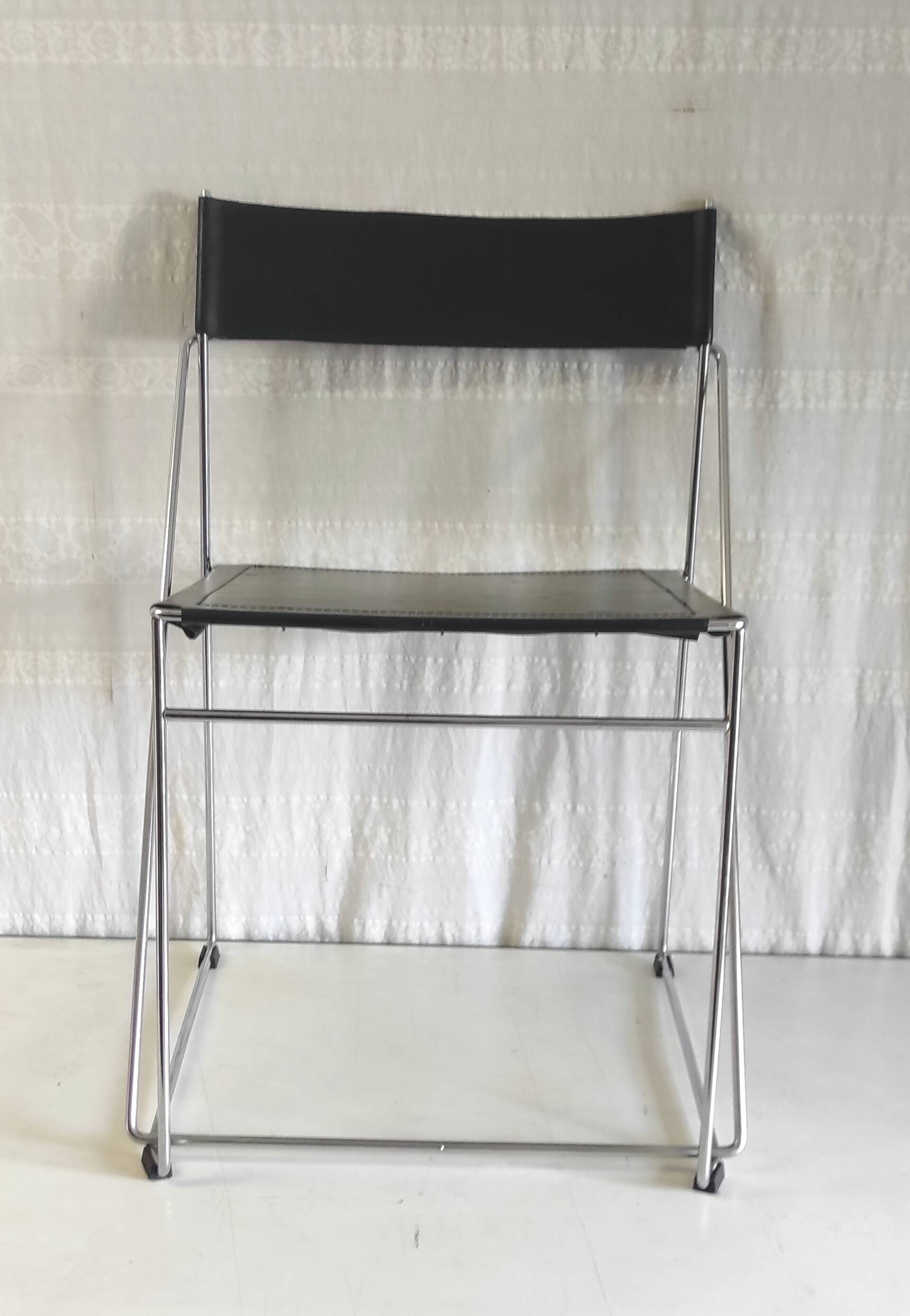 Modernist design chair chrome metal and black leather - 70s