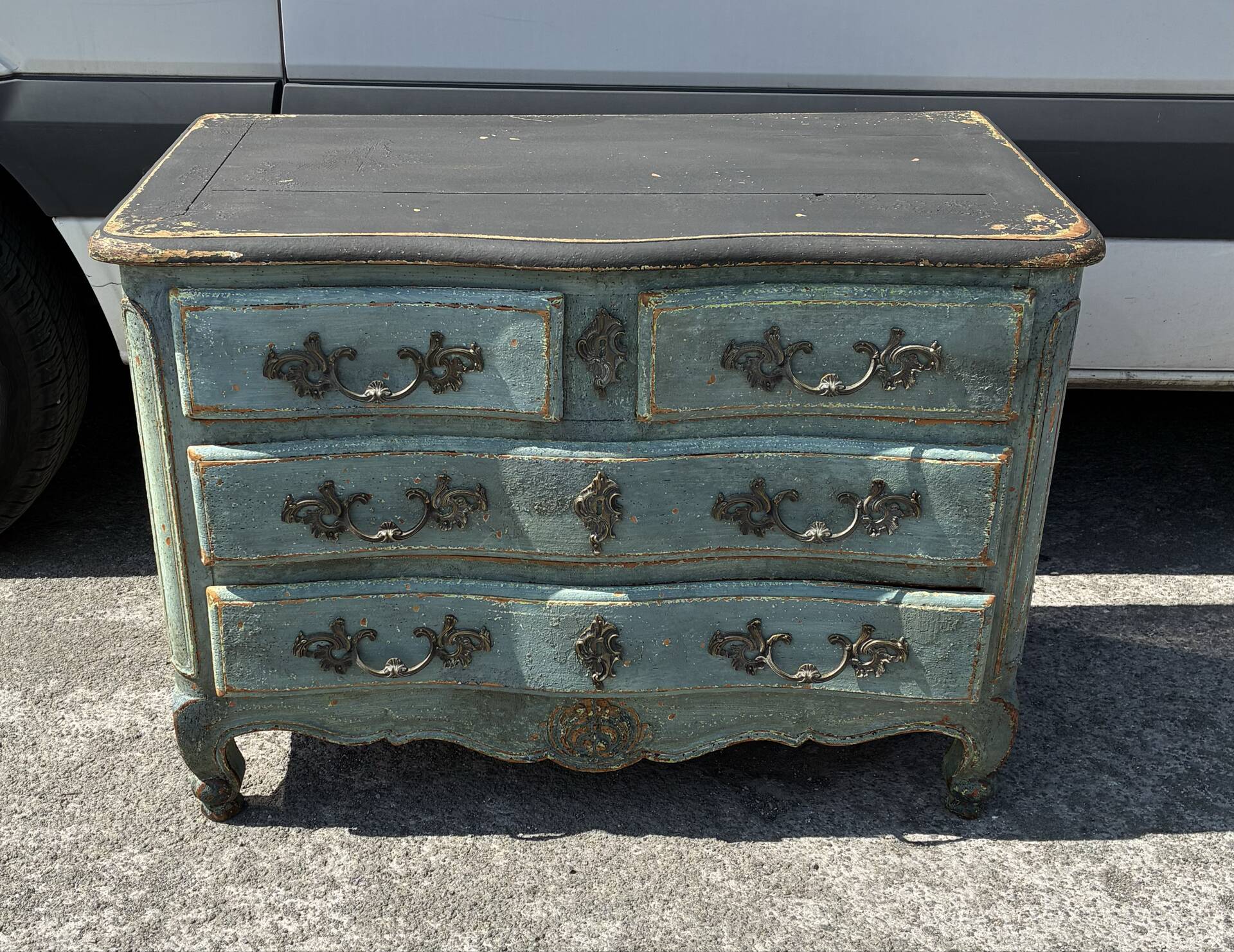 Antique Louis XV style chest of drawers