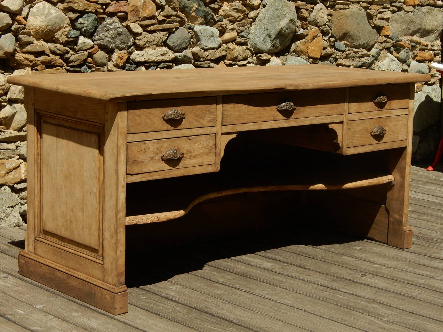 Exceptional commercial bank counter, professional furniture, kitchen island.