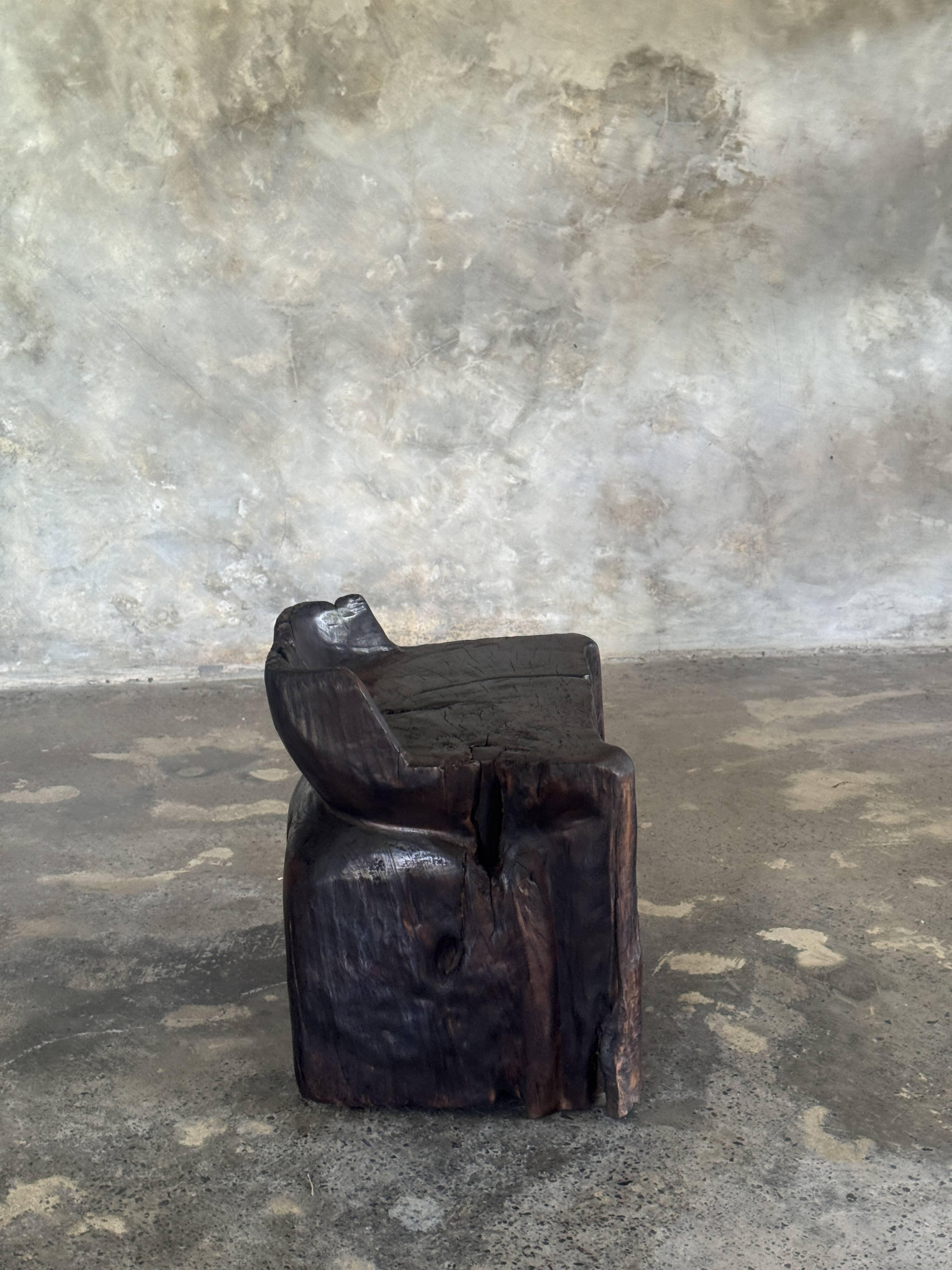 Stool, tabouret or low Japanese-style armchair in brutalist monoxyle radica.