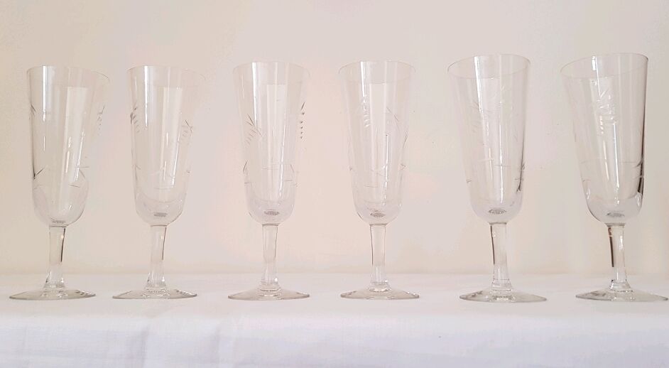6 engraved Crystal champagne flutes