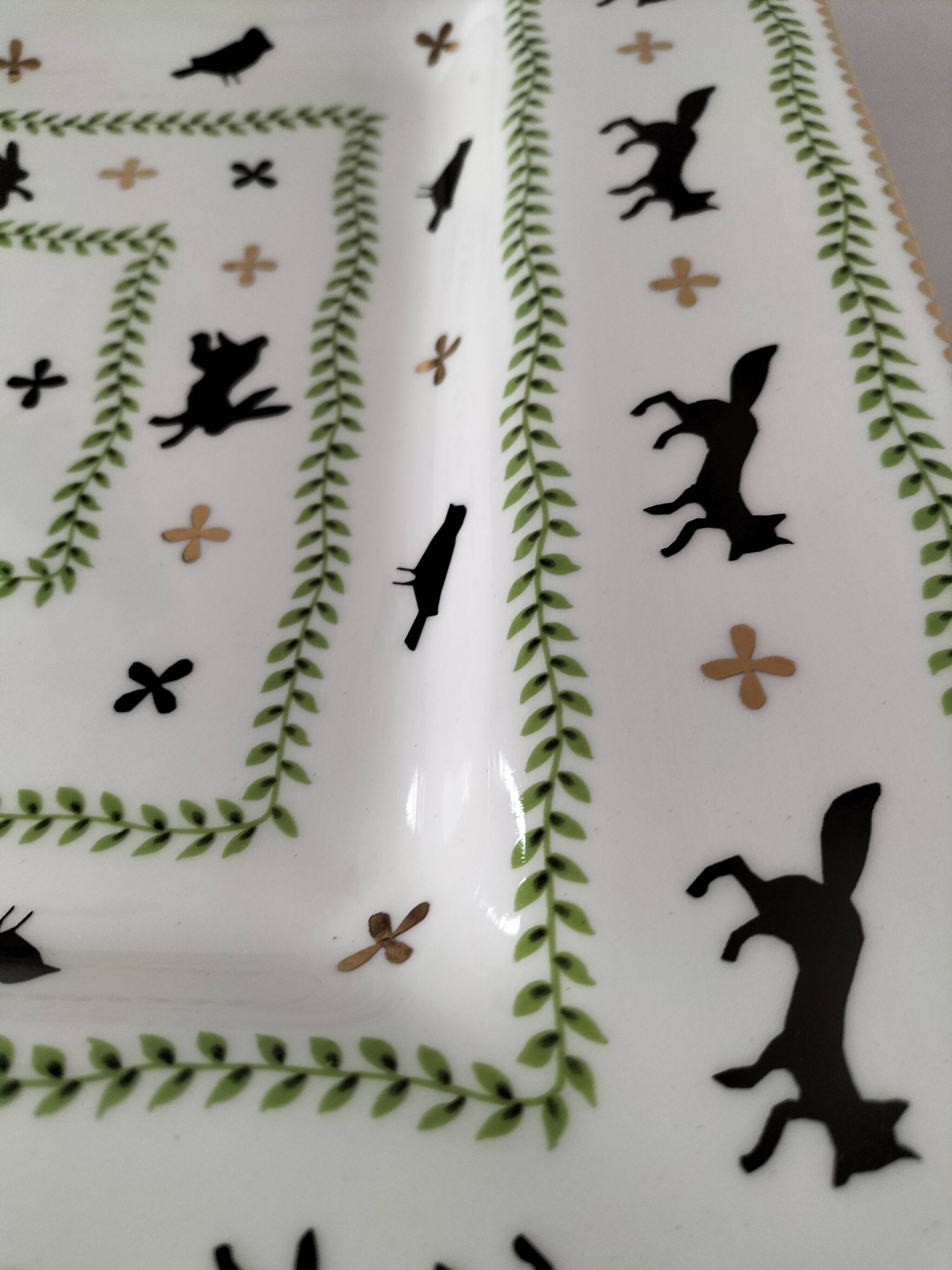 Large square dish RB Bernarda with animal decoration.