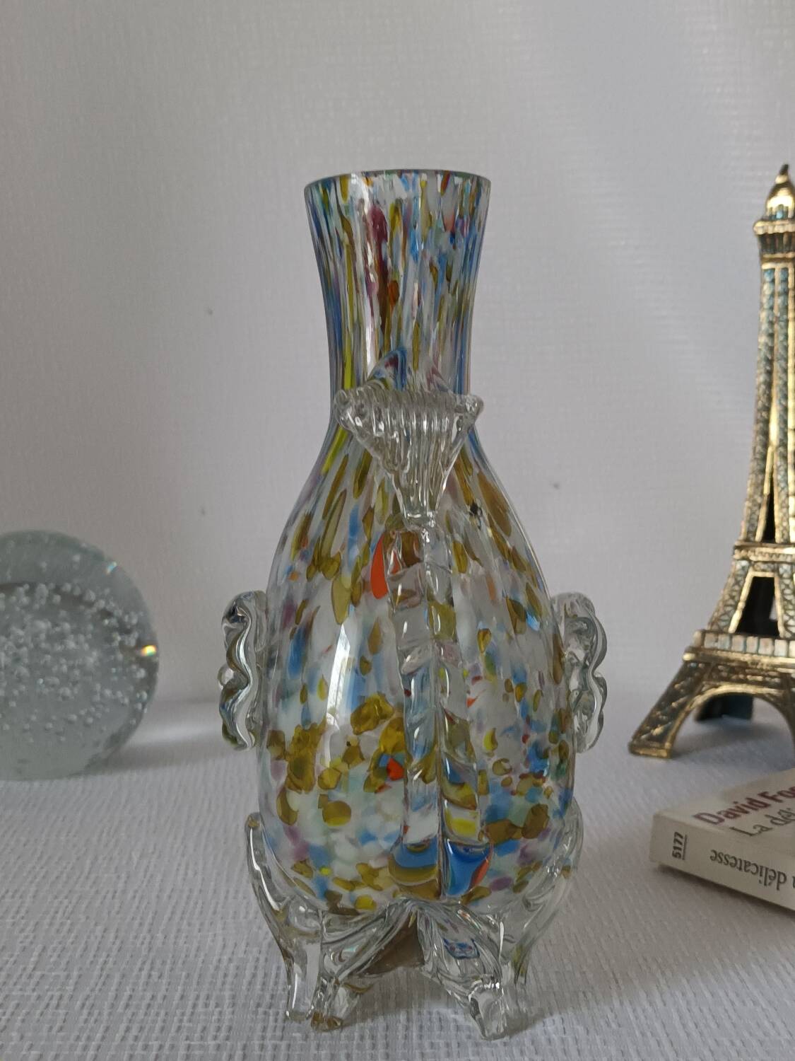 Vase d'art marmoréen vintage