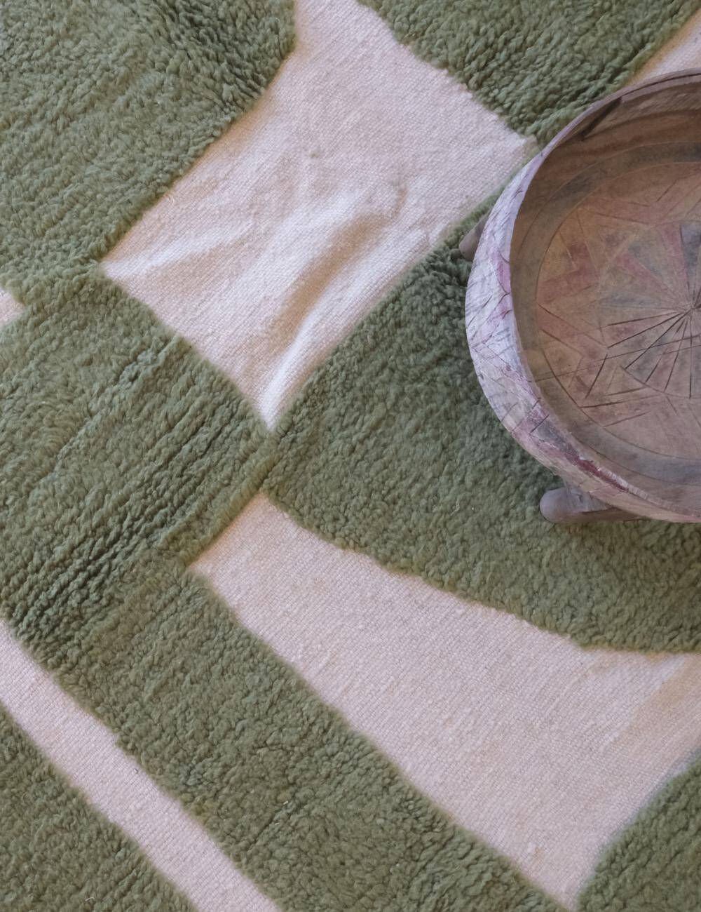 Contemporary Green Rug - 288 x 211 cm