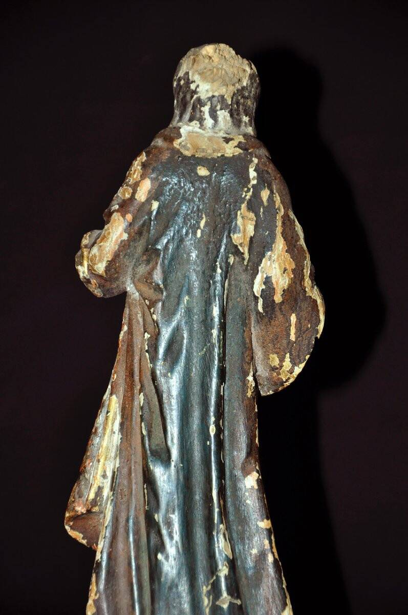 Sculpture en bois polychrome représentant la Vierge, XVIIe siècle