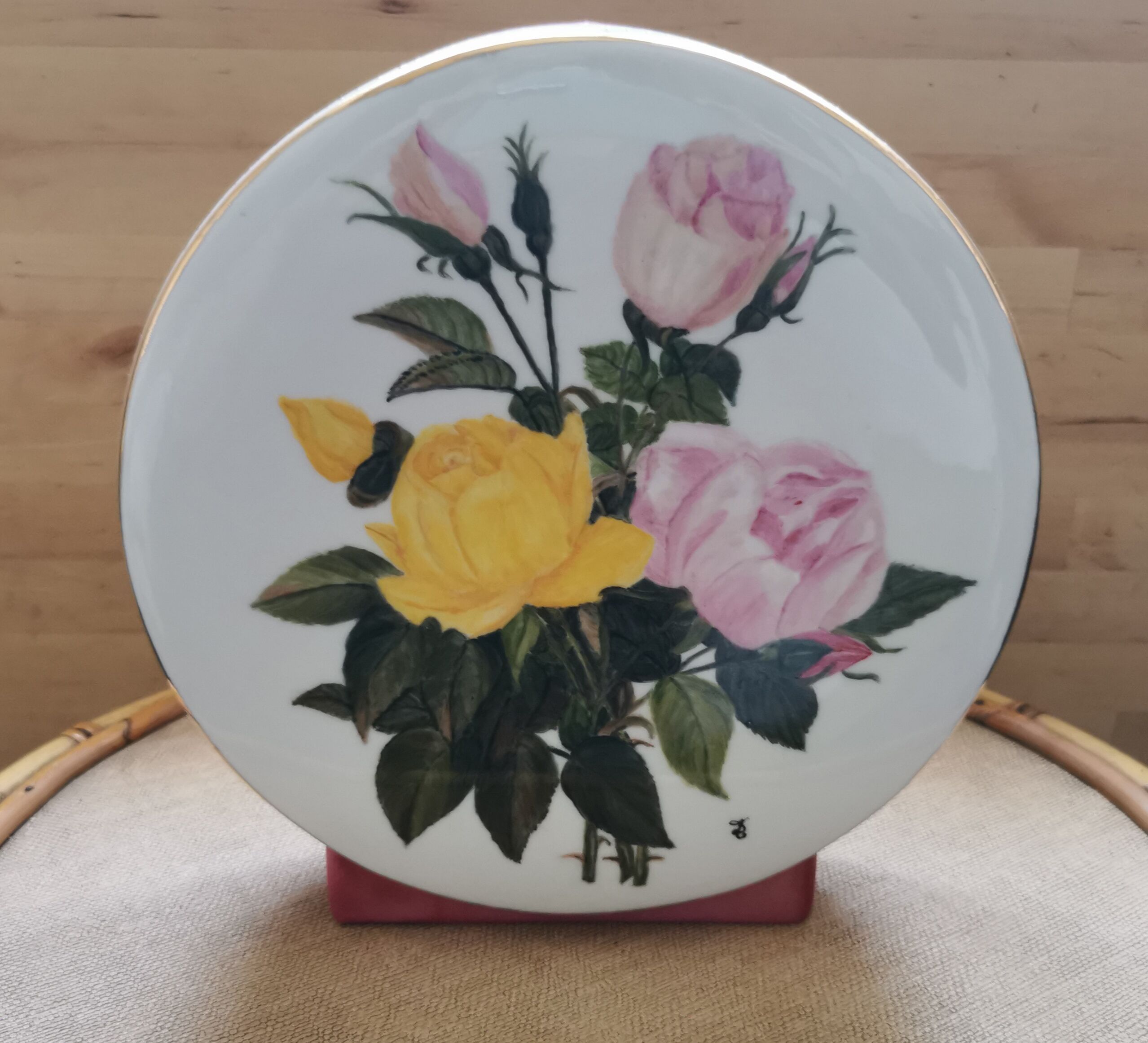 Vase tambourine floral decoration