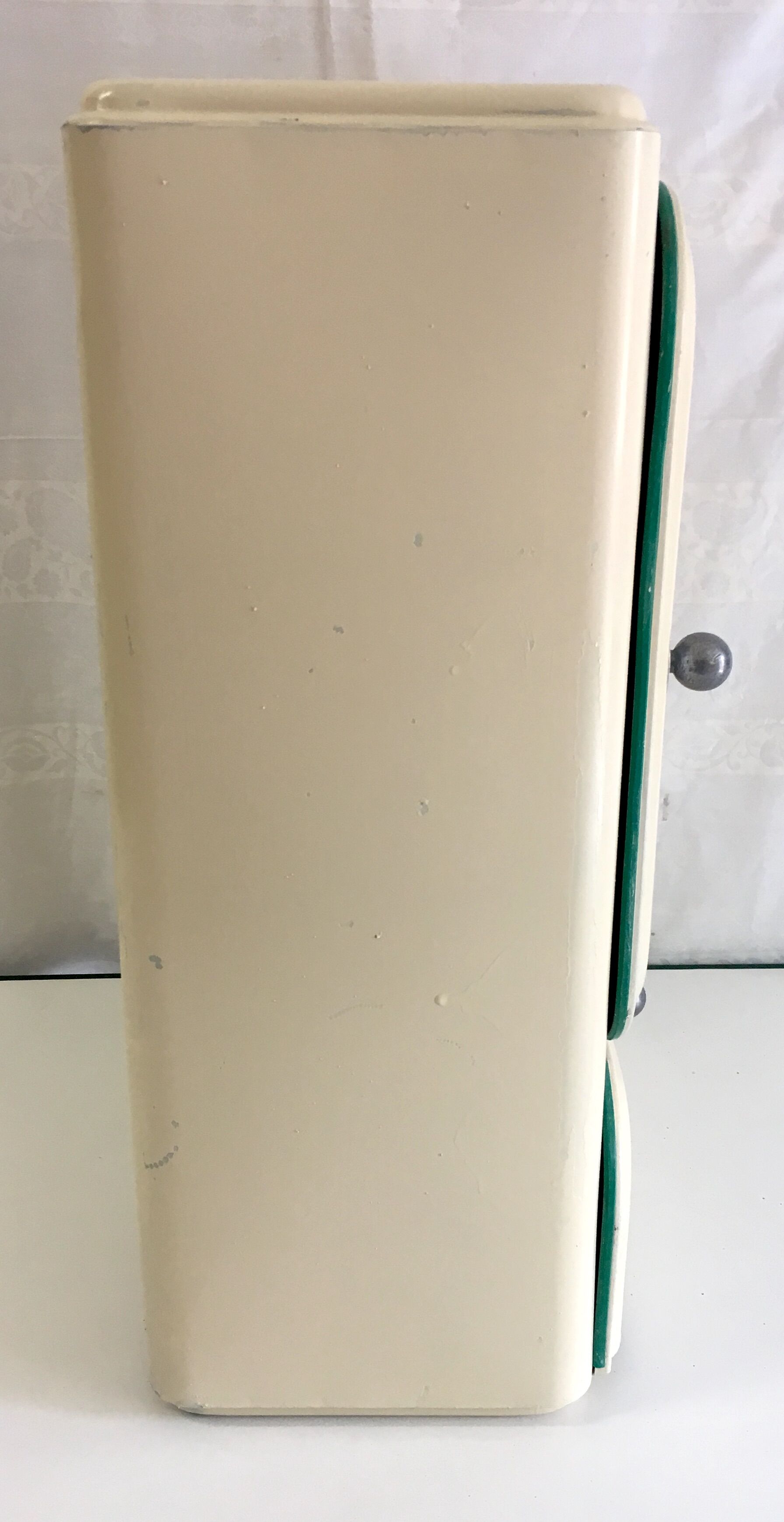 Metal toilet Cabinet – years 60