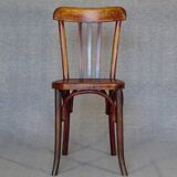 Set of 4 mismatched bistro chairs, 1900 to 1930 with wooden seats, Thonet, Baumann