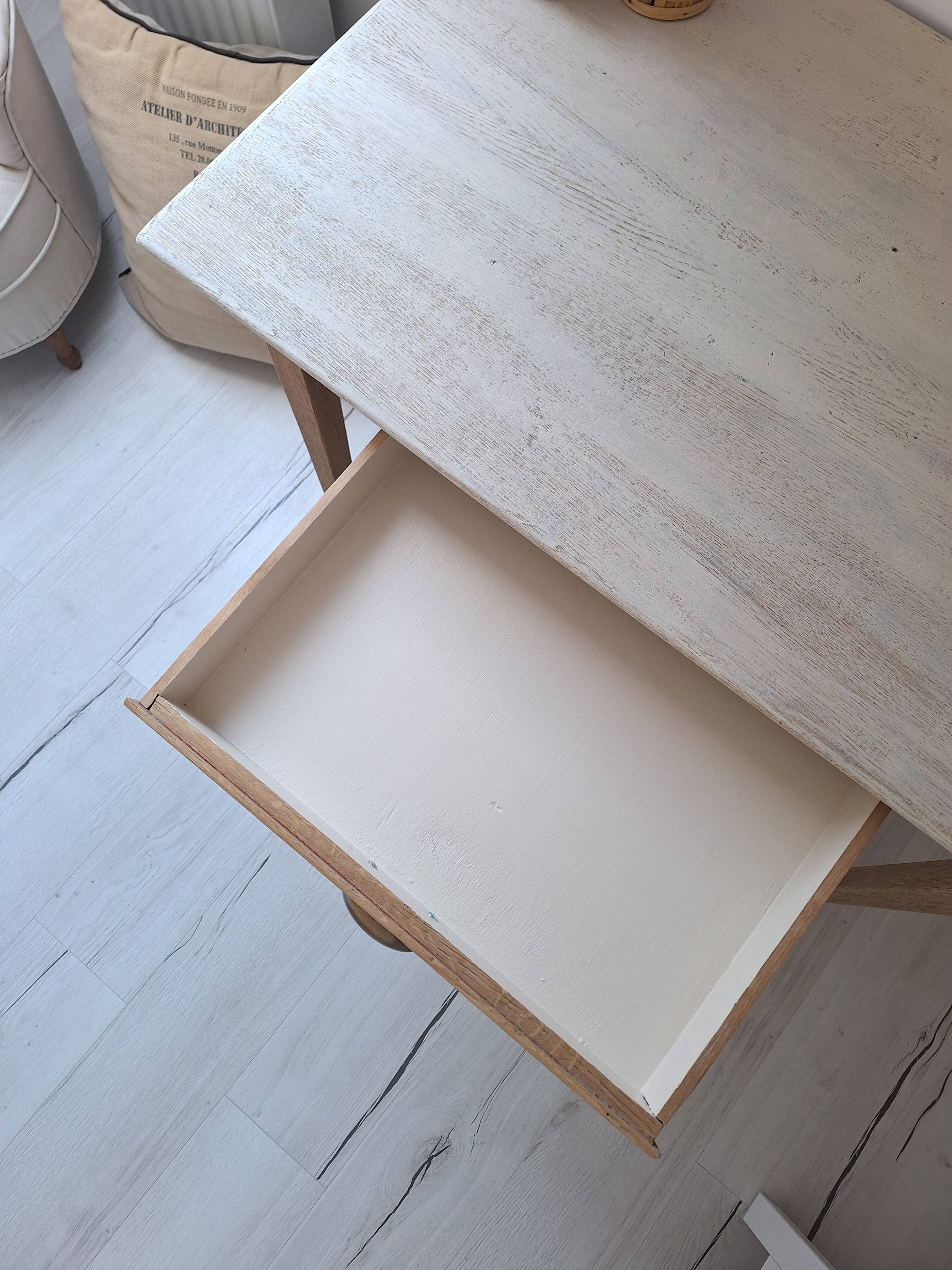 Antique wooden desk – farmhouse table - chic country spirit