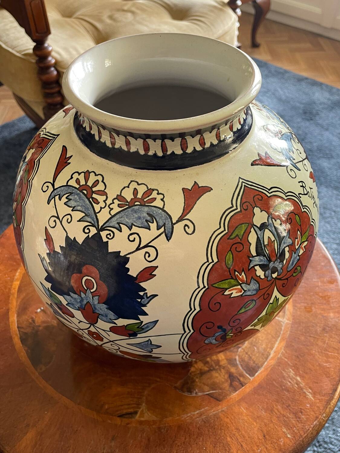Italian ball vase