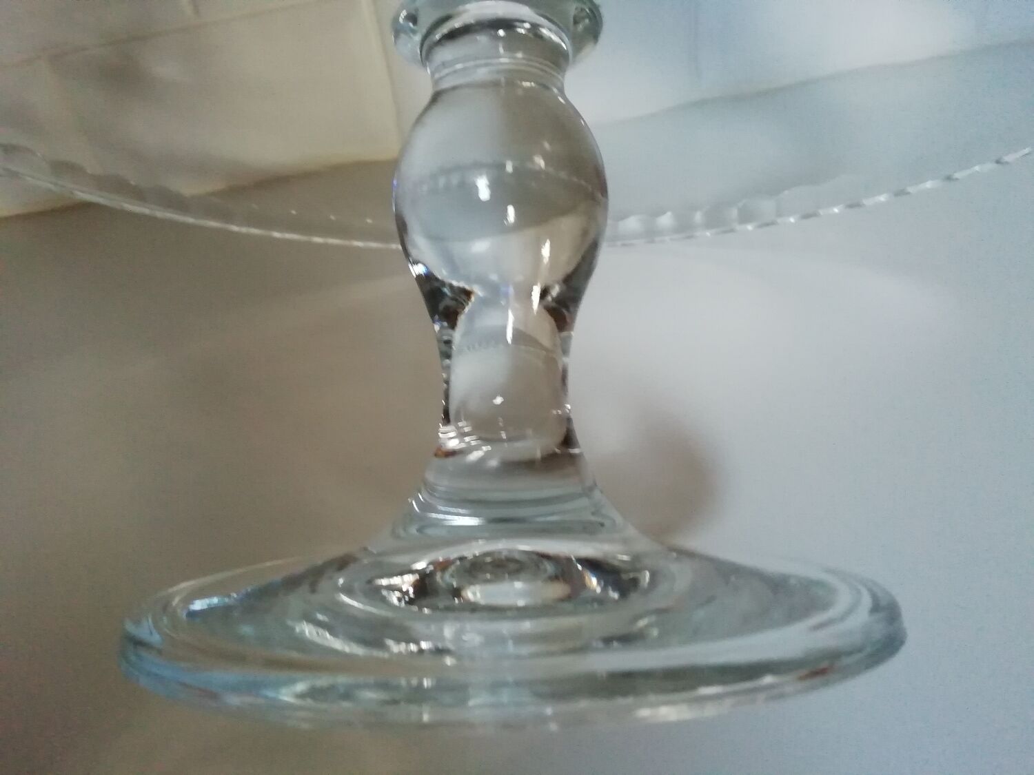 Standing pie dish