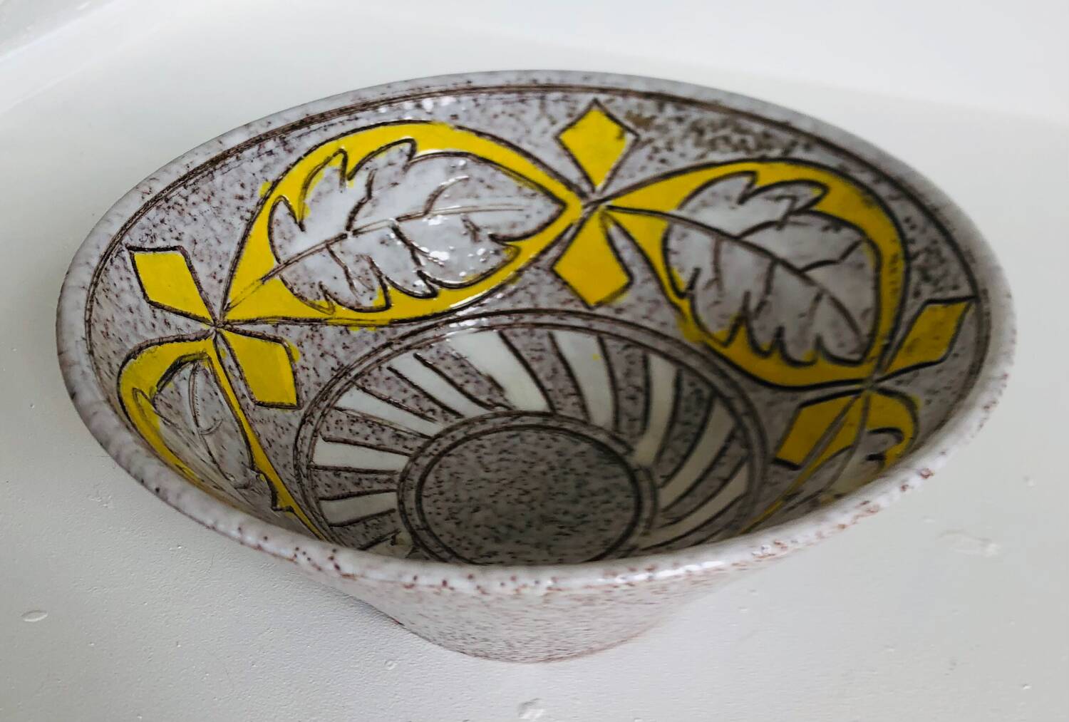 Trapezoidal vase by Fratelli Fanciullaci with plant decoration