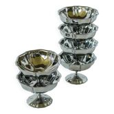 Lot de 6 petites coupes en inox très travaillées et à pieds fin, mi-hautes, Design, 1970
