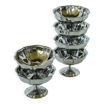 Set of 6 small, very elaborate stainless steel bowls with fine legs, mid-height, Design, 1970