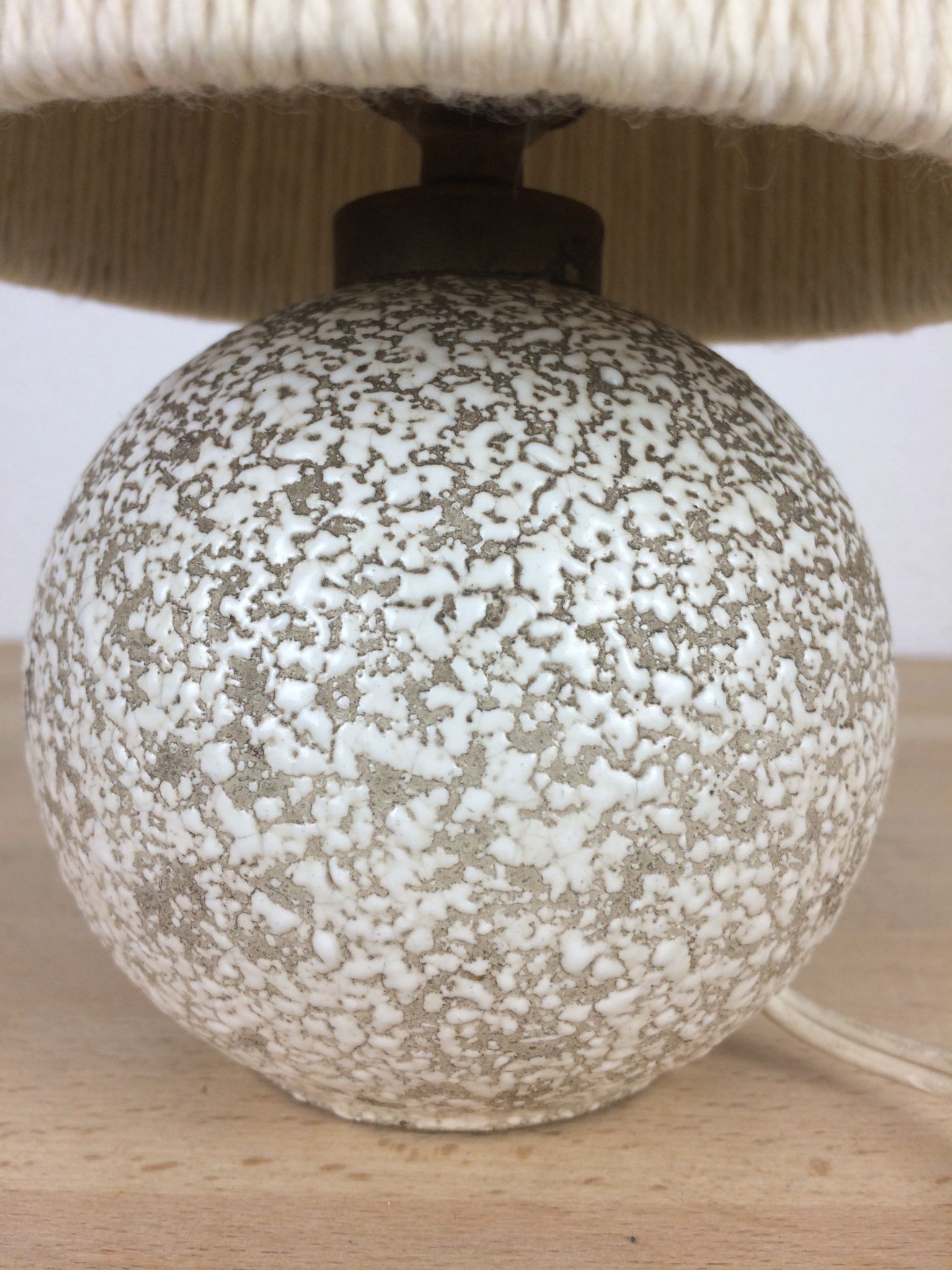 Art Deco ball lamp, white tense ceramic, wool lampshade