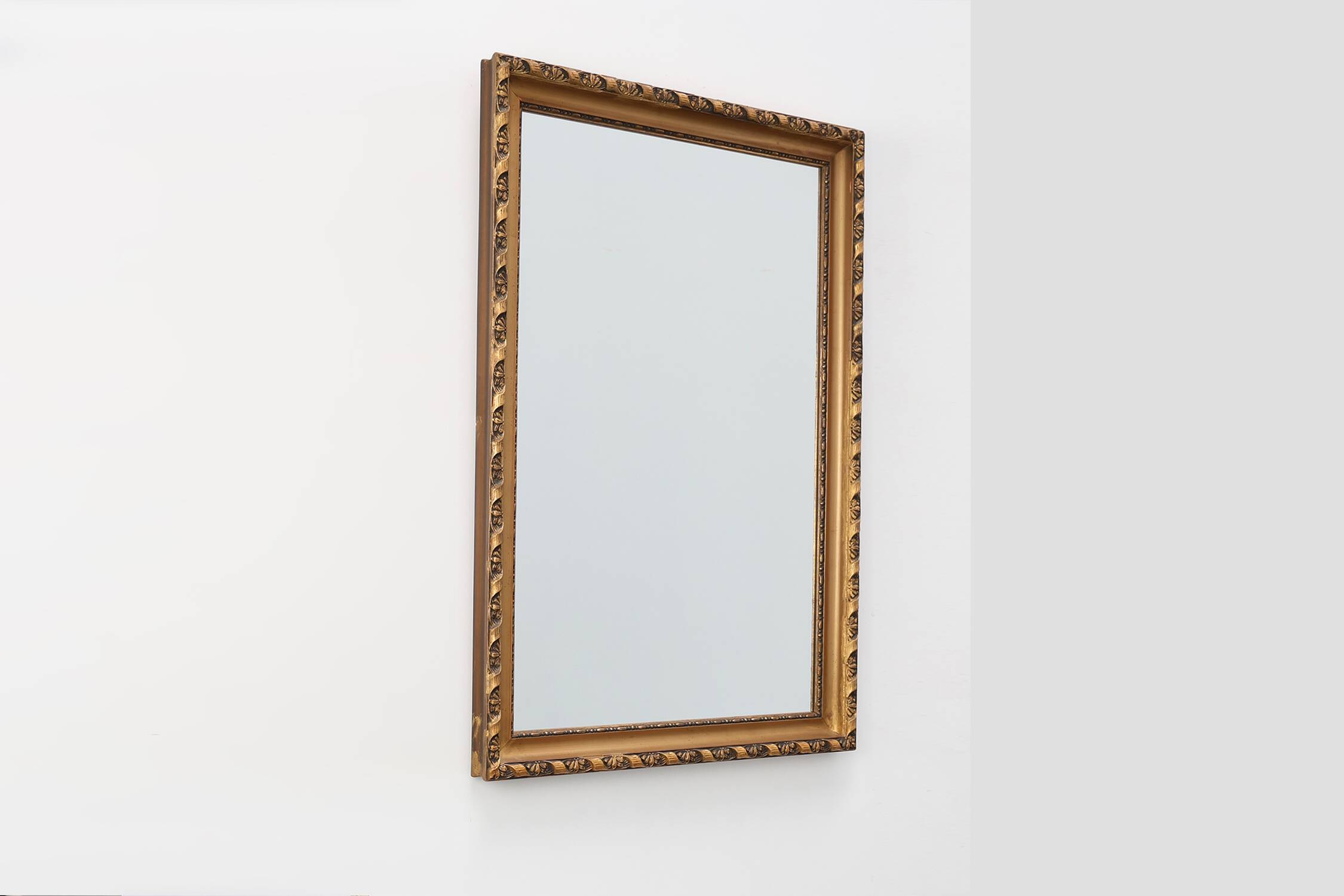 Miroir néoclassique en bois doré, Belgique, vers 1900