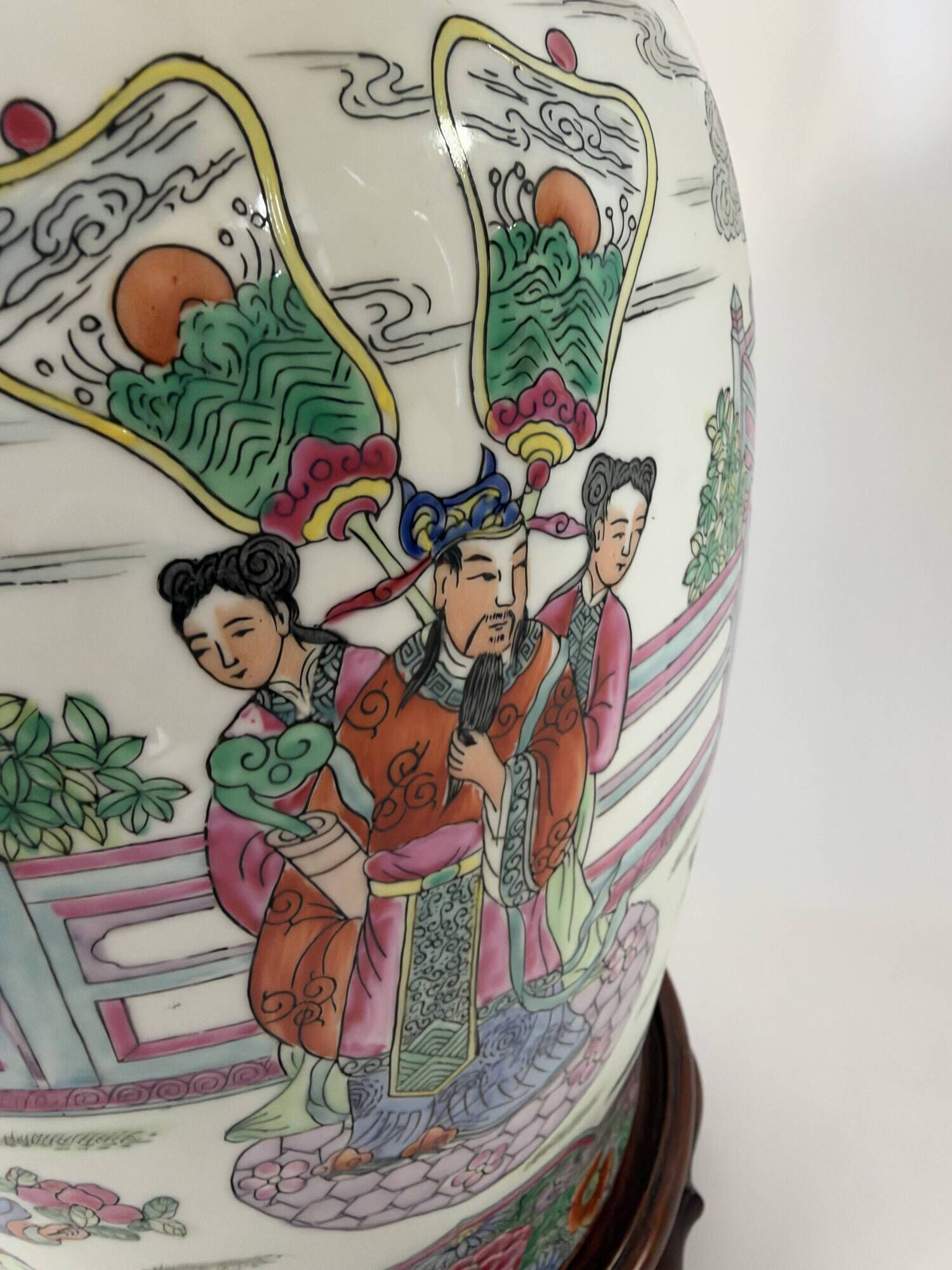 Large polychrome Chinese porcelain lamp on a wooden base – 63 cm