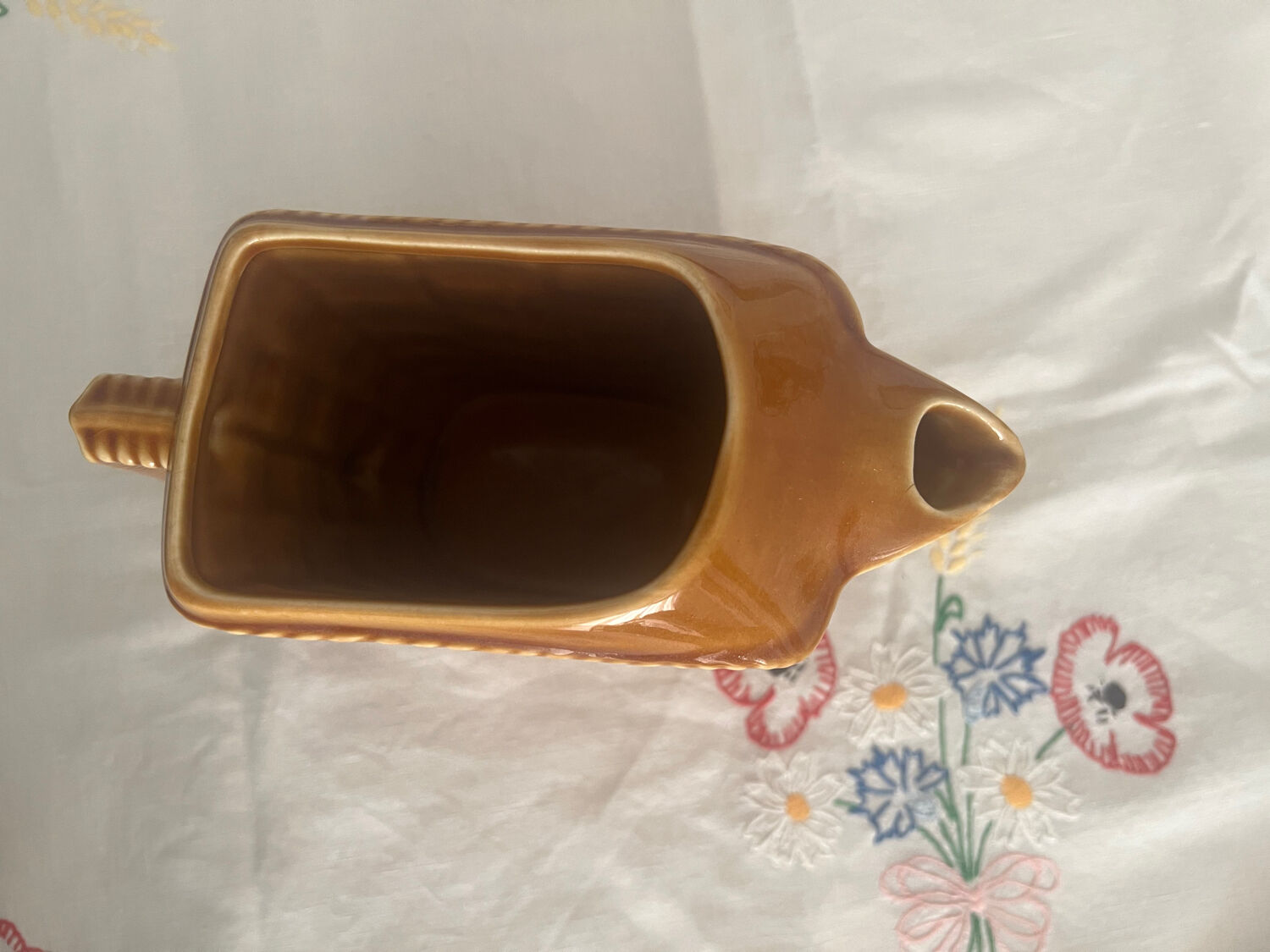 Pichet vintage marron