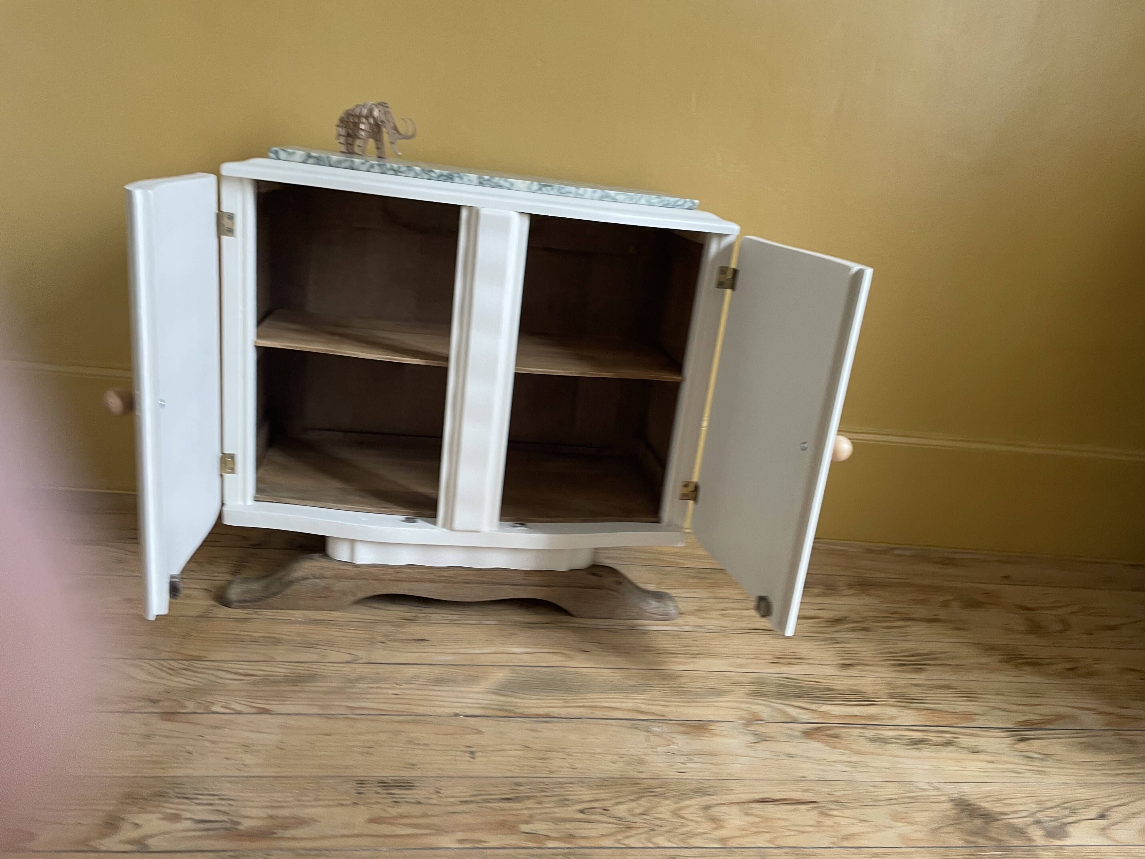 Small storage chest of drawers / art nouveau style