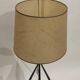 Lampadaire tripode moderniste