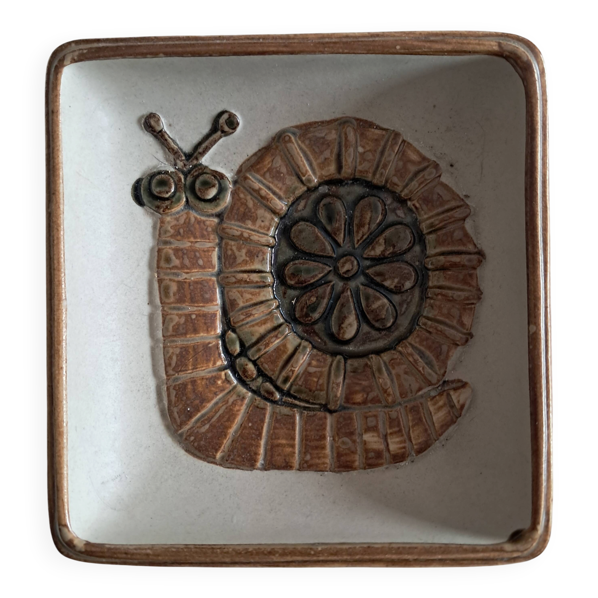 Vintage snail catchall