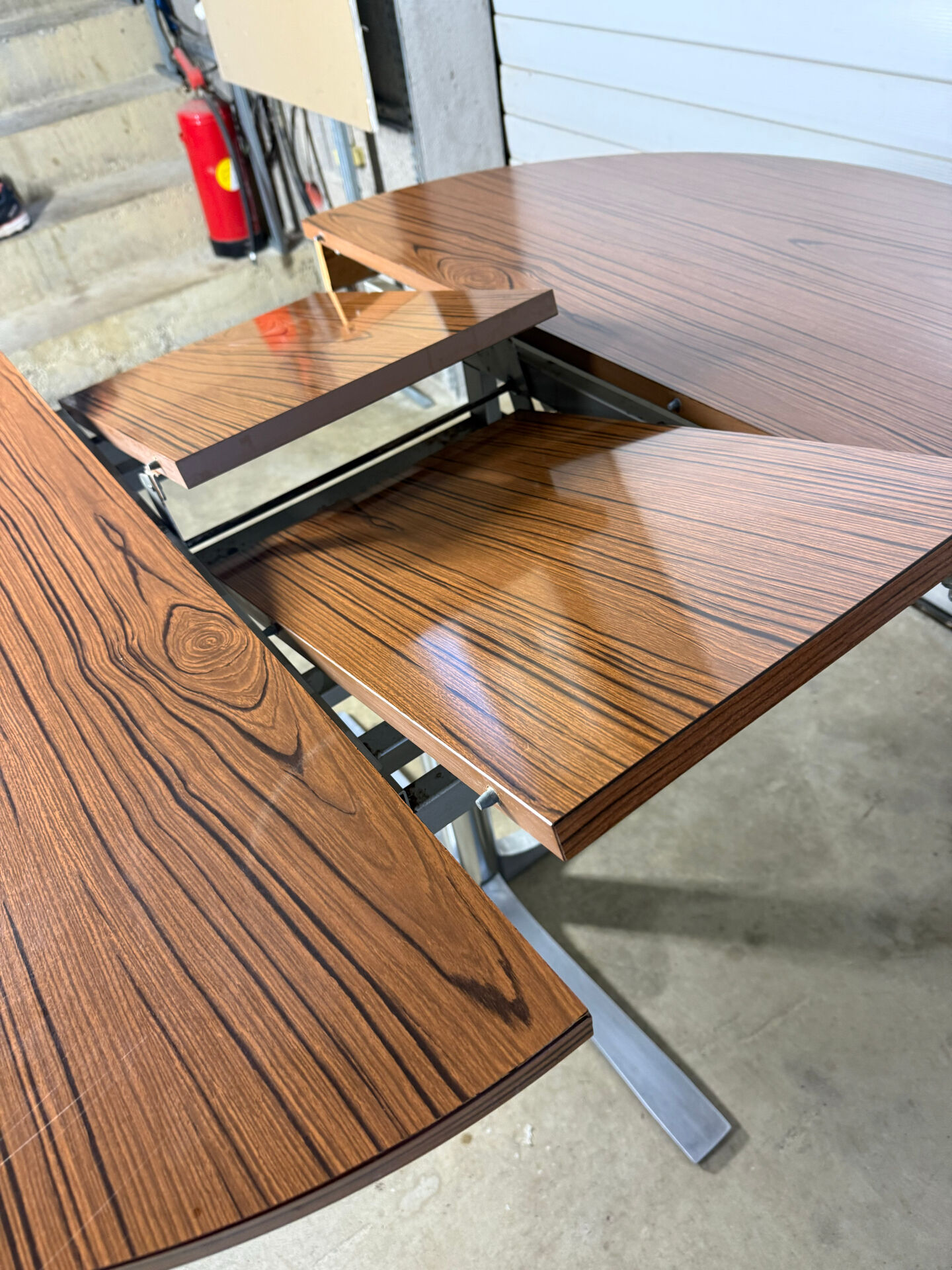 Vintage extendable table