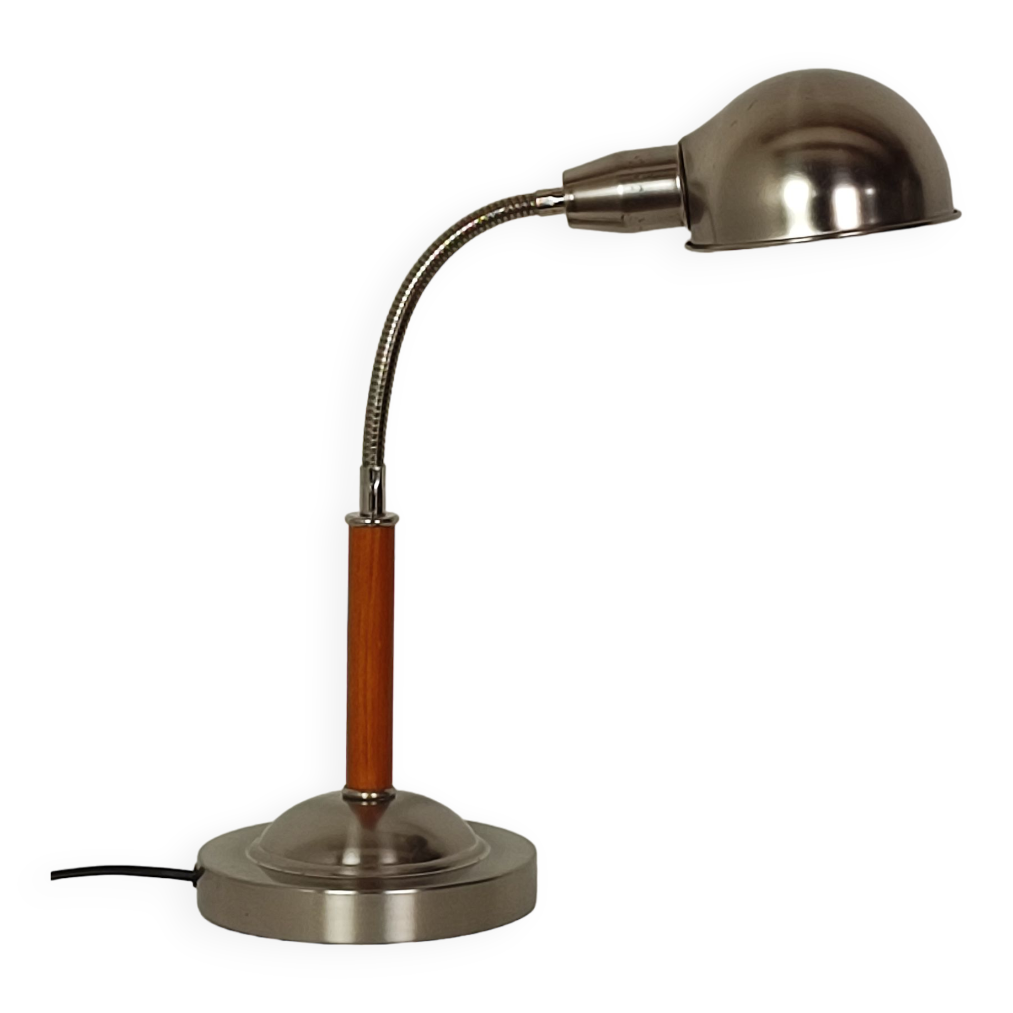 Articulated desk lamp