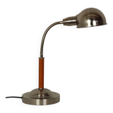 Articulated desk lamp