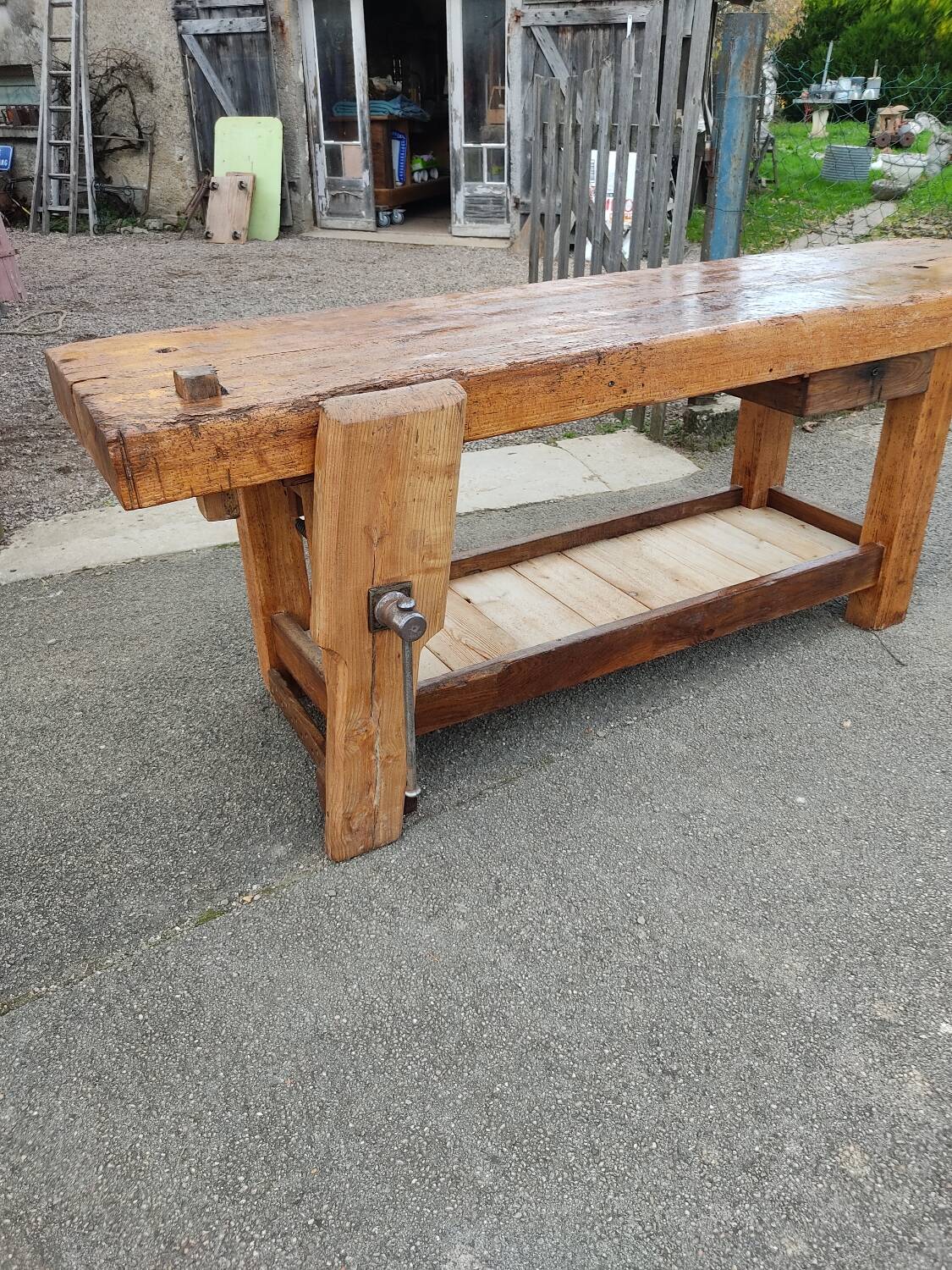 Carpenter's workbench