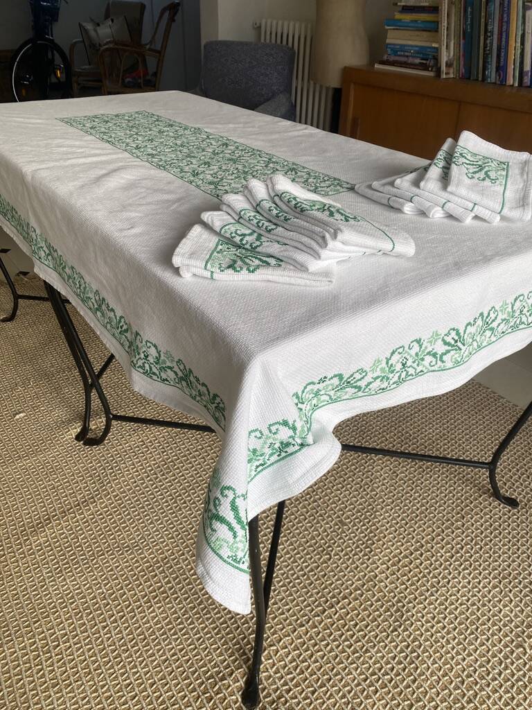 Large tablecloth and its 10 old napkins embroidered with cross stitch - 210x120 - cotton