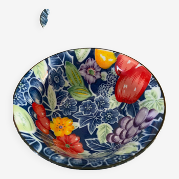 Japanese porcelain bowls