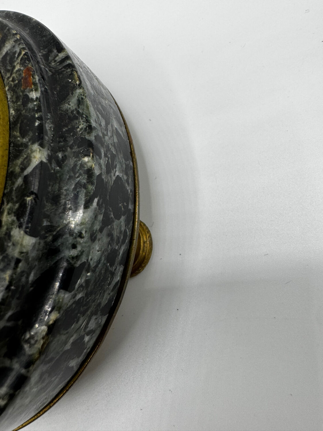 Antique lamp known as a lyre in bronze and marble from the late 19th century.