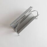 Porte-revues en métal chromé argenté vintage par Mascagni – design perforé, style futuriste, Italie années 1970