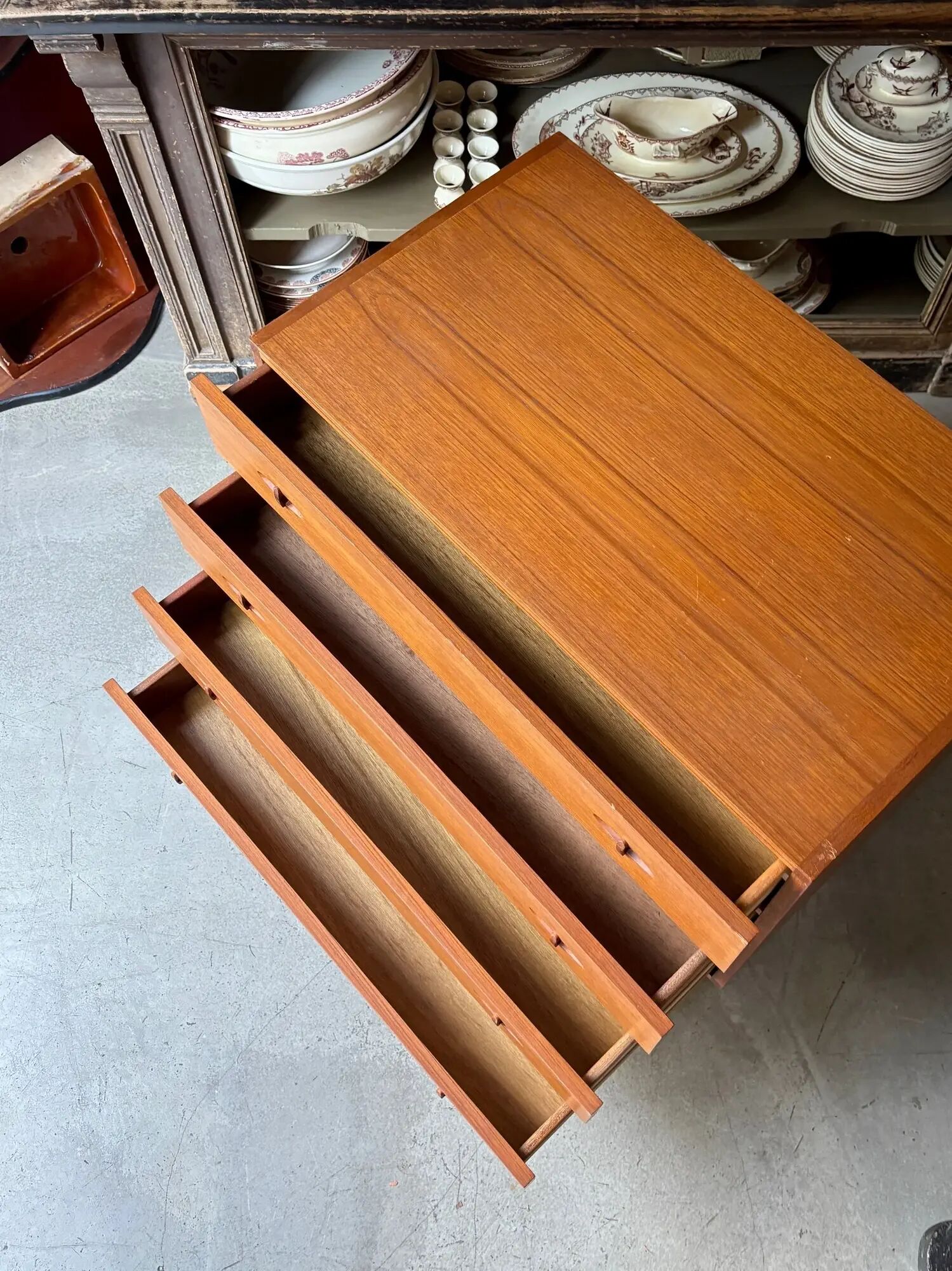 Chest of drawers with 4 drawers in teak attributed to Henry Walter Klein.