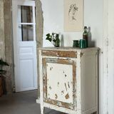 Patinated white jam maker