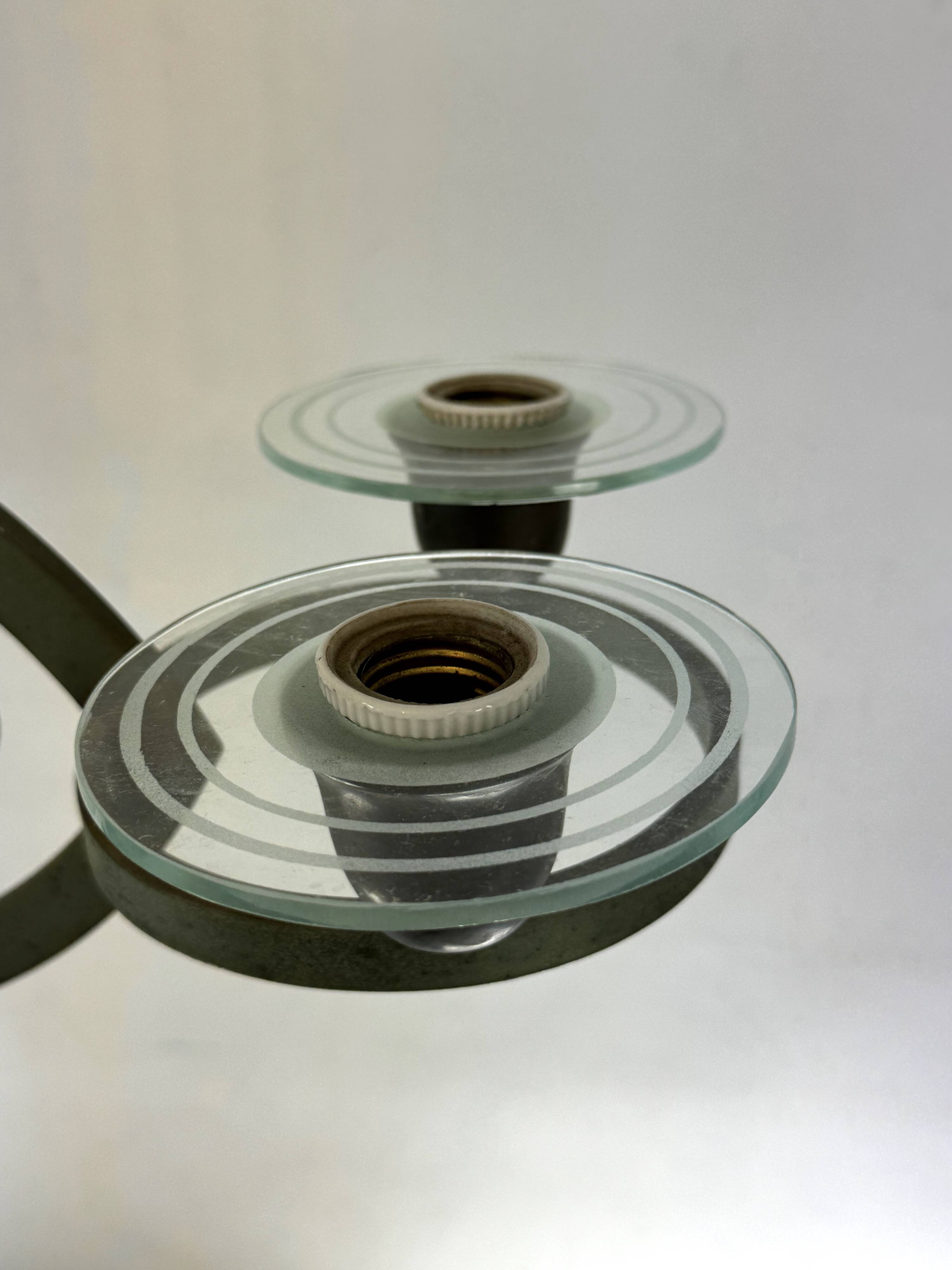 Pietro Chiesa, Art Deco chandelier in solid lacquered brass and glass. Italy 1930s